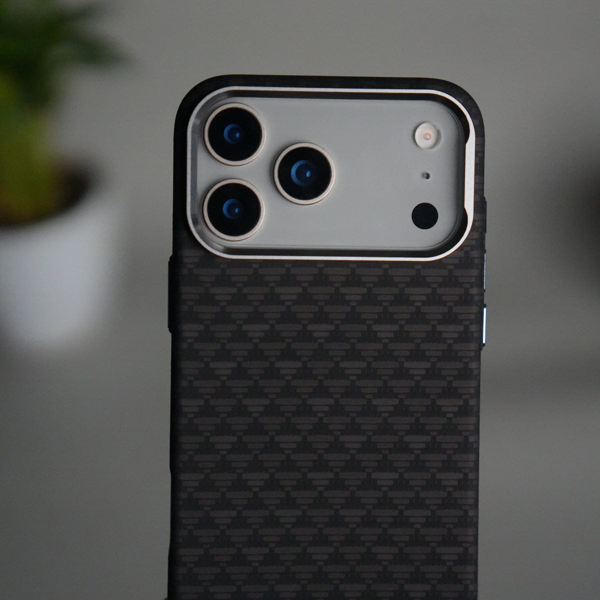 iPhone 17 Pro Max Carbon Fiber Texture Design Hard Pc MagSafe Case Cover Black Tringle Pattern