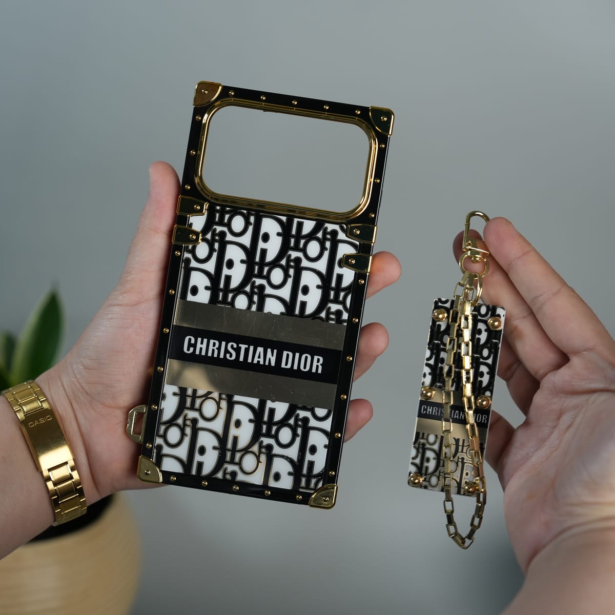iPhone 17 Pro Luxury CD Trunk Case Cover With Chain