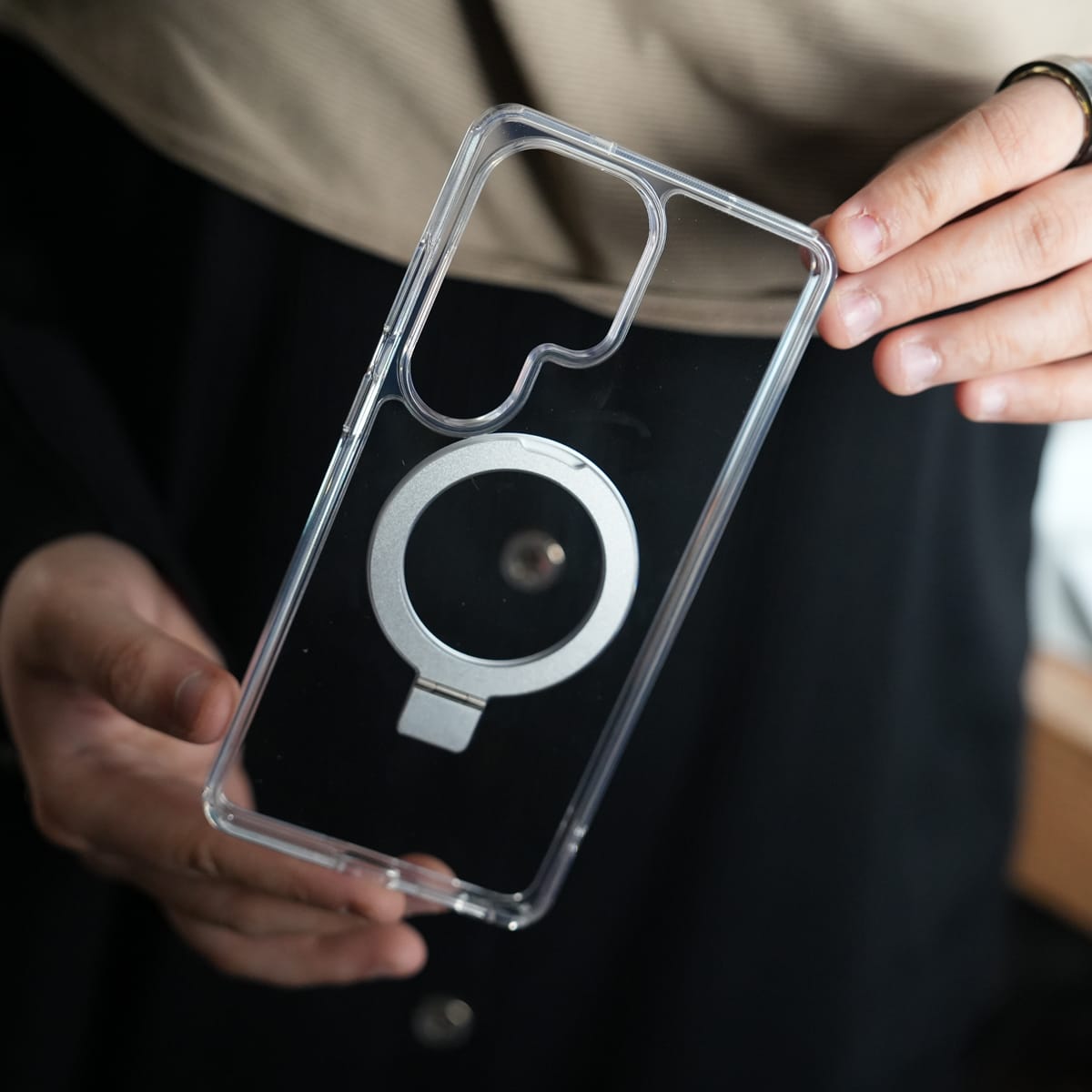 Galaxy S26 Ultra Crystal Clear Kickstand Case | Invisible Power
