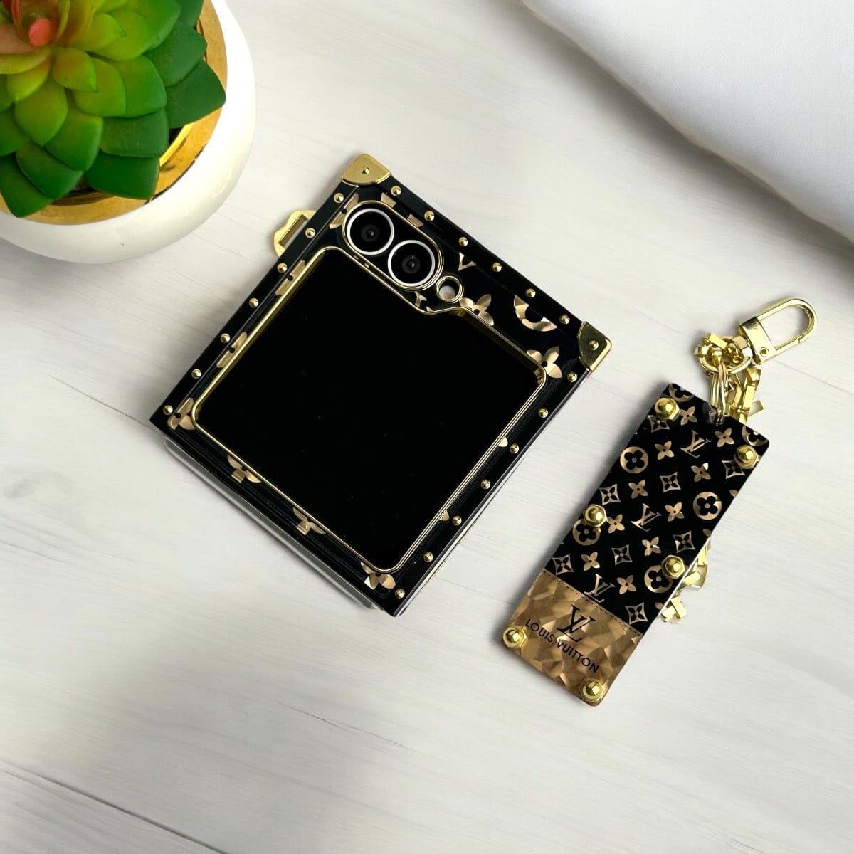 Samsung Galaxy Z Flip 7FE Luxury Branded Trunk Case Cover With Chain