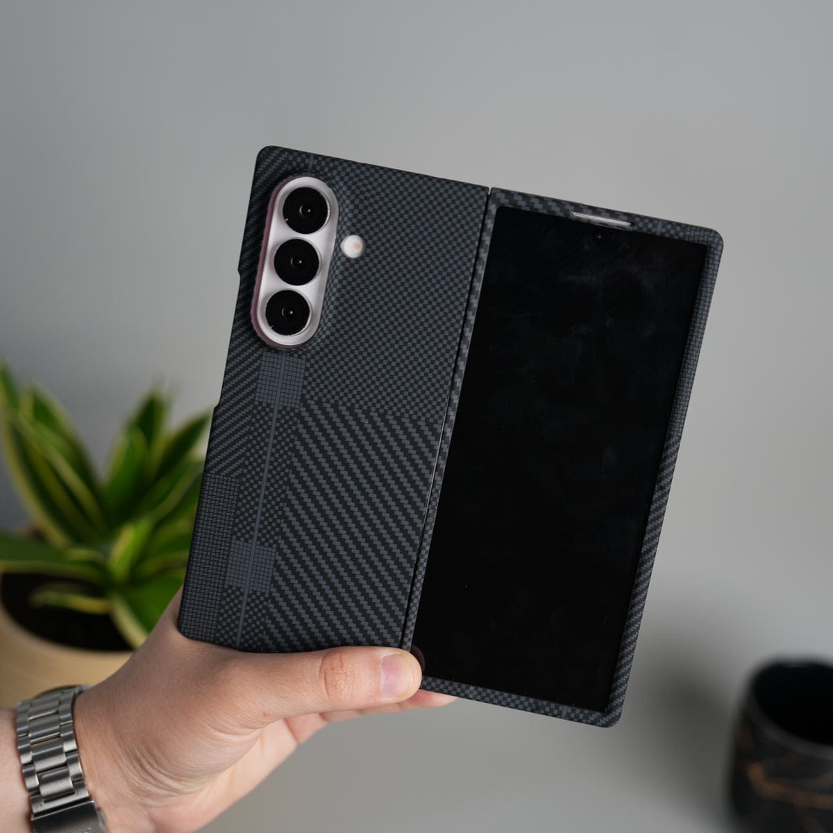 Galaxy Z Fold 7 Carbon Fiber Texture Design Hard Pc MagSafe Case Cover BlackMix Design