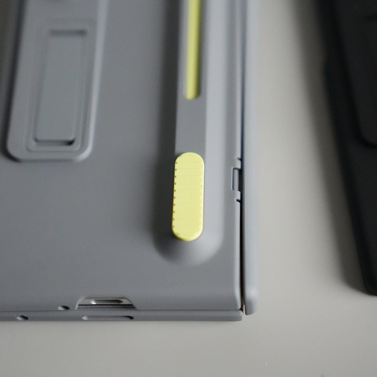 Galaxy Z Fold 7 Front Glass Protection Case With PushUP S Pen Holder