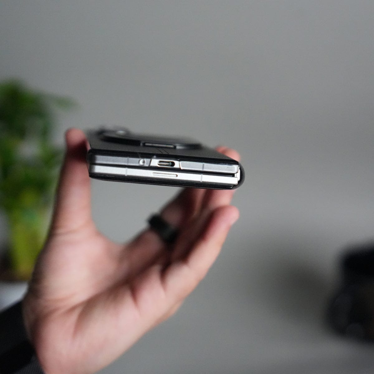 Galaxy Z Fold 6 Luxury Leather Rotating Ring Stand Case
