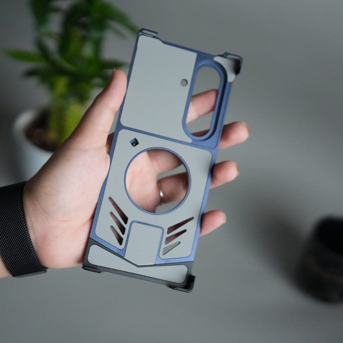 Galaxy Z Fold 7 Magnetic Aluminum Alloy Metal Rimless Frame Heat Dissipation Stand Phone Case