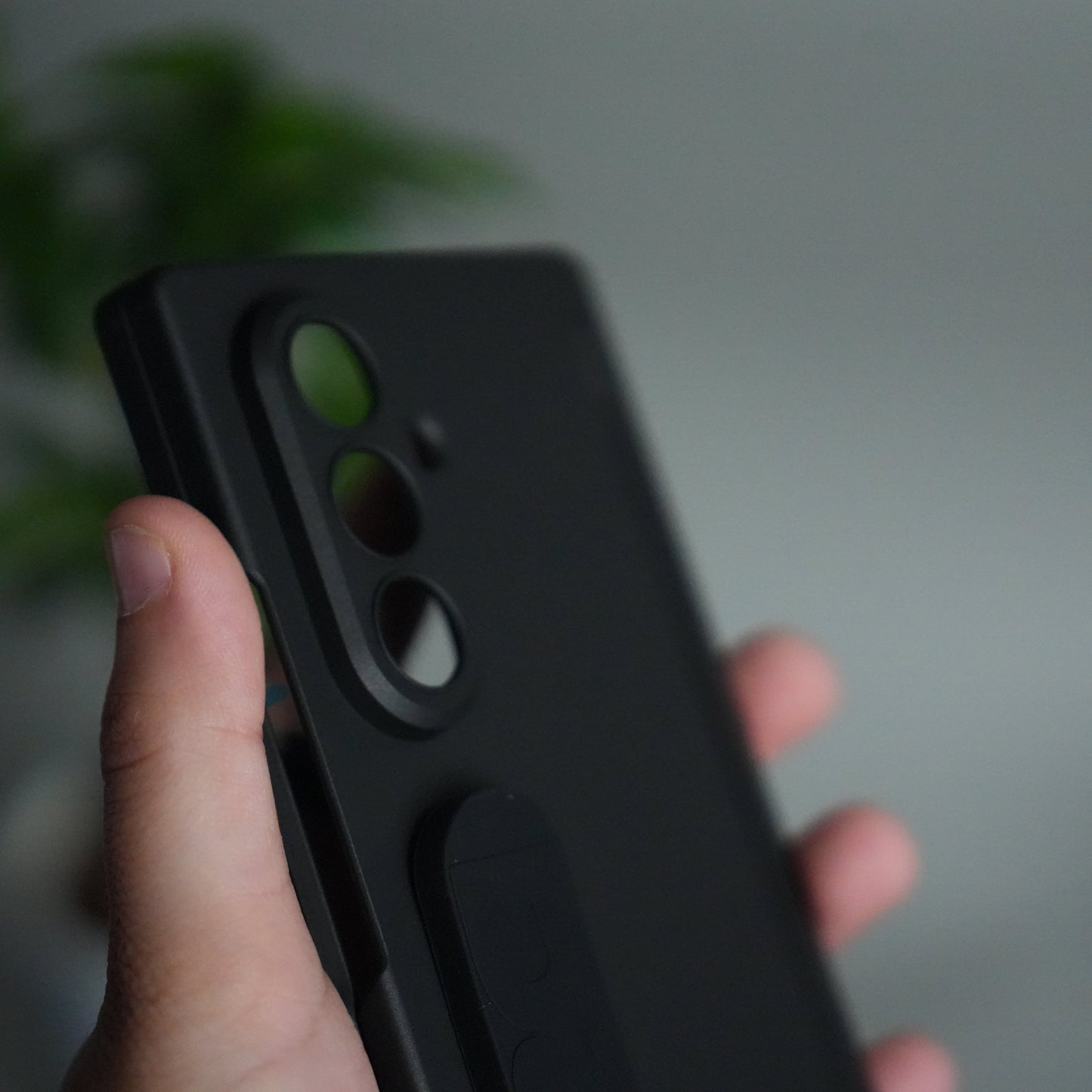 Galaxy Z Fold 7 Silicone Band Holder Case with Front Glass | Matte Hard Cover with Kickstand Grip