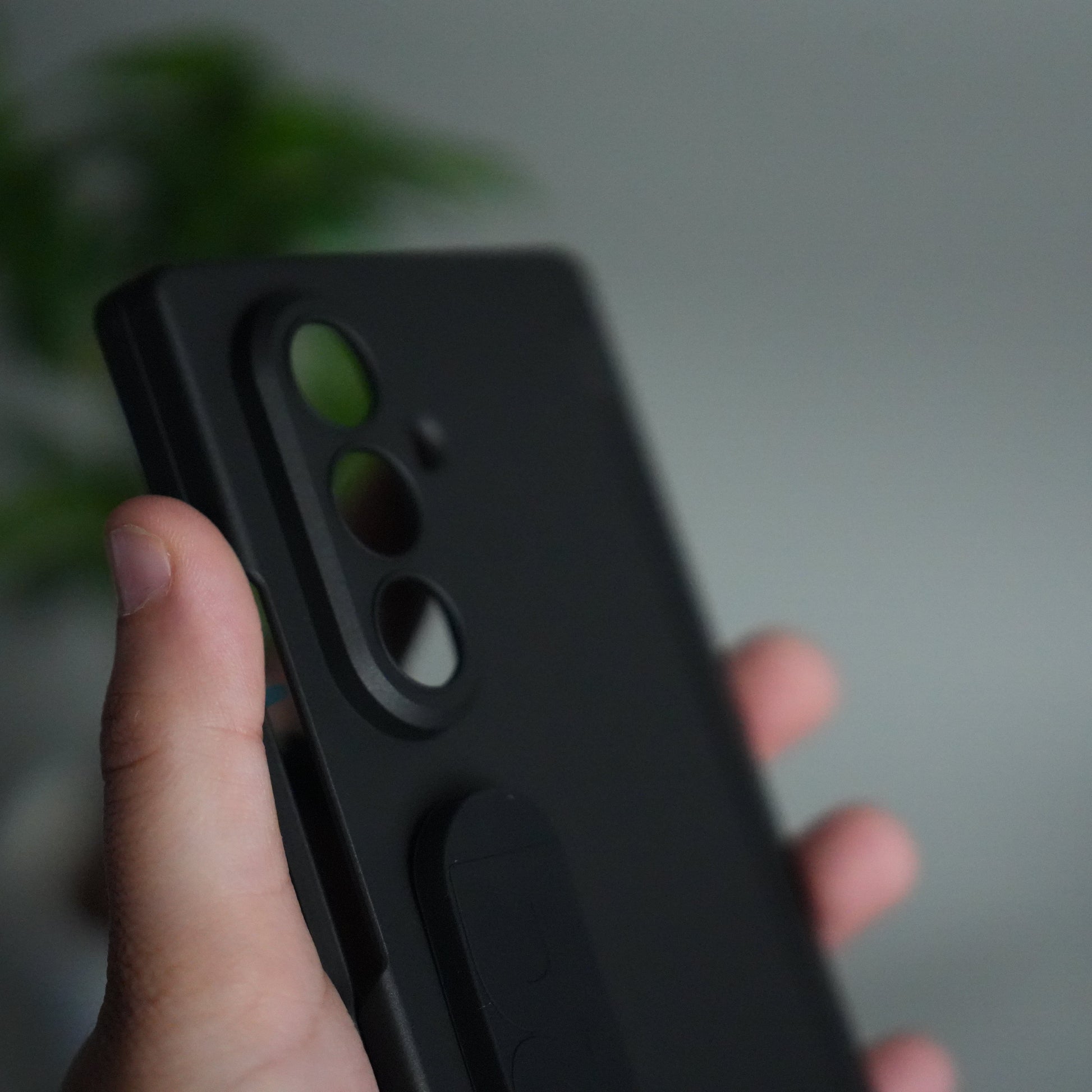 Galaxy Z Fold 7 Silicone Band Holder Case with Front Glass | Matte Hard Cover with Kickstand Grip