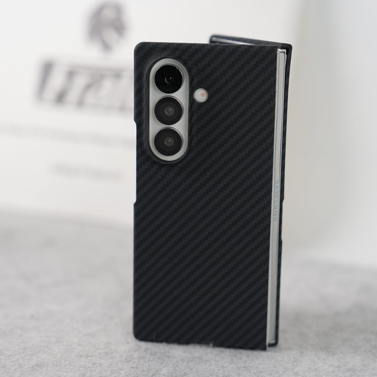 Samsung Galaxy Z Fold 7 Carbon Fiber Texture Aramid Design Hard Pc MagSafe Case Cover