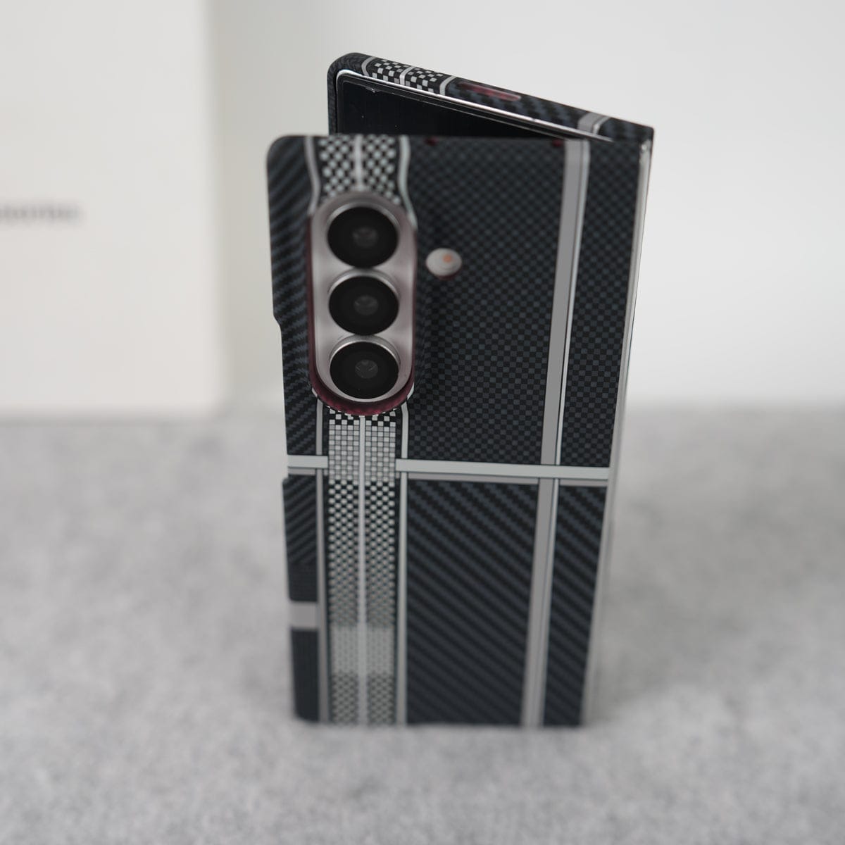 Samsung Galaxy Z Fold 7 Carbon Fiber Texture Aramid Design Hard Pc MagSafe Case Cover