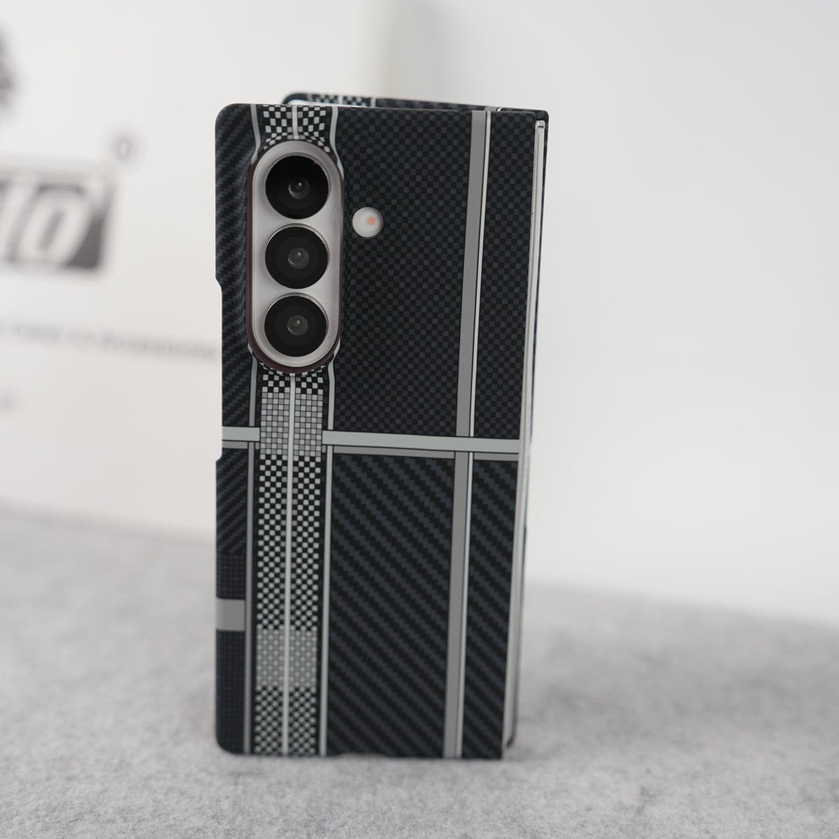 Samsung Galaxy Z Fold 7 Carbon Fiber Texture Aramid Design Hard Pc MagSafe Case Cover