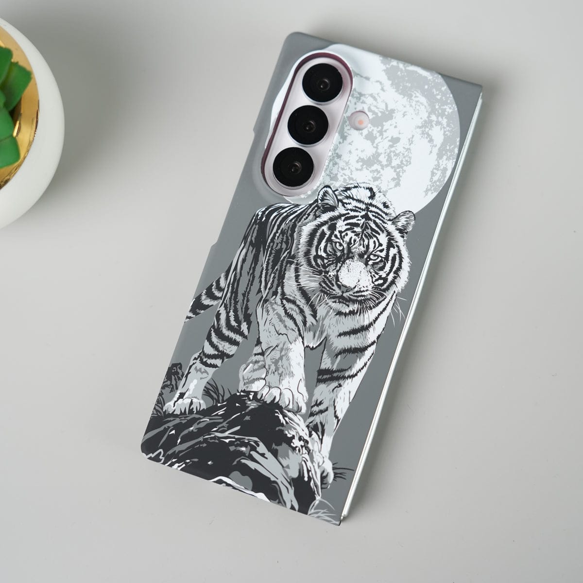 Samsung Galaxy Z Fold 7 Carbon Fiber Texture Case | Tiger Printed Hard PC Cover with MagSafe | Shockproof Slim Protection
