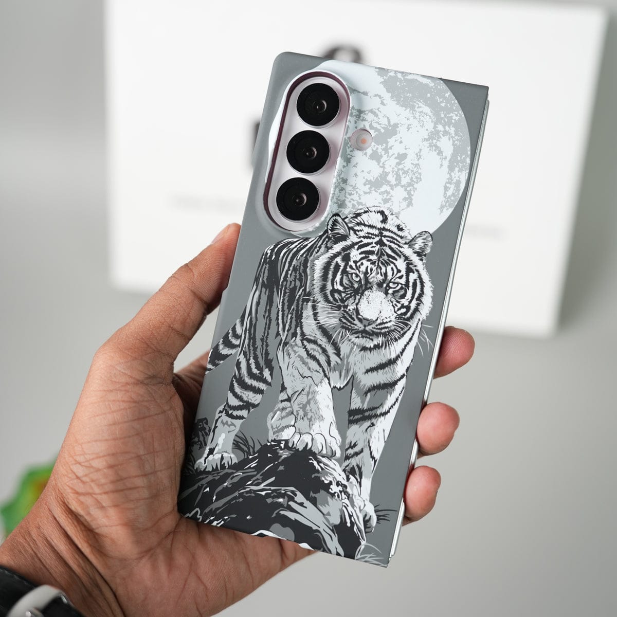 Samsung Galaxy Z Fold 7 Carbon Fiber Texture Case | Tiger Printed Hard PC Cover with MagSafe | Shockproof Slim Protection