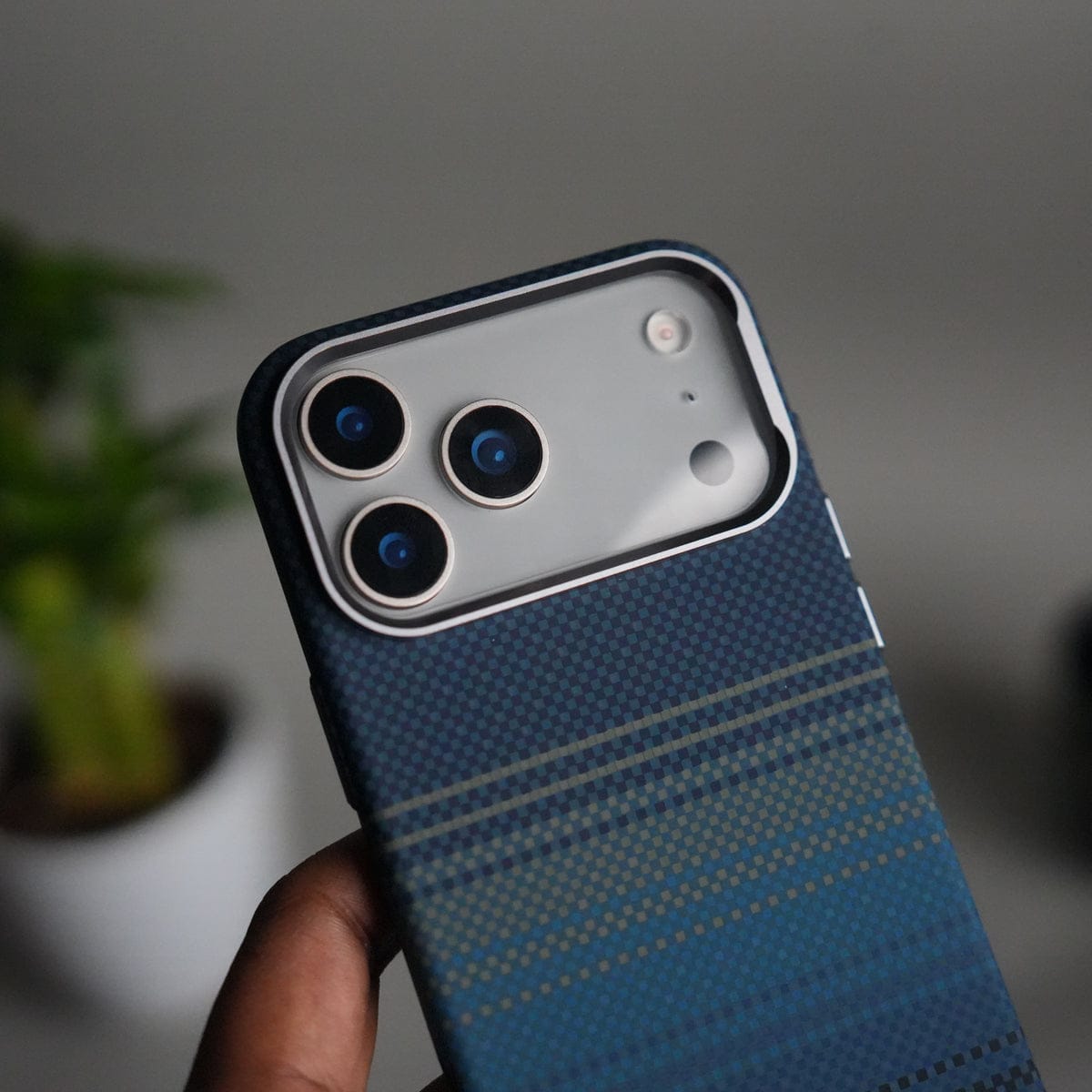 iPhone 17 Pro Max Carbon Fiber Texture Design Hard Pc MagSafe Case Cover BlueGreen