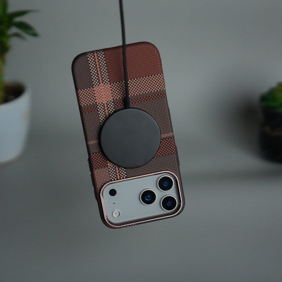 iPhone 17 Pro Carbon Fiber Texture Design Hard Pc MagSafe Case Cover BrownWhite