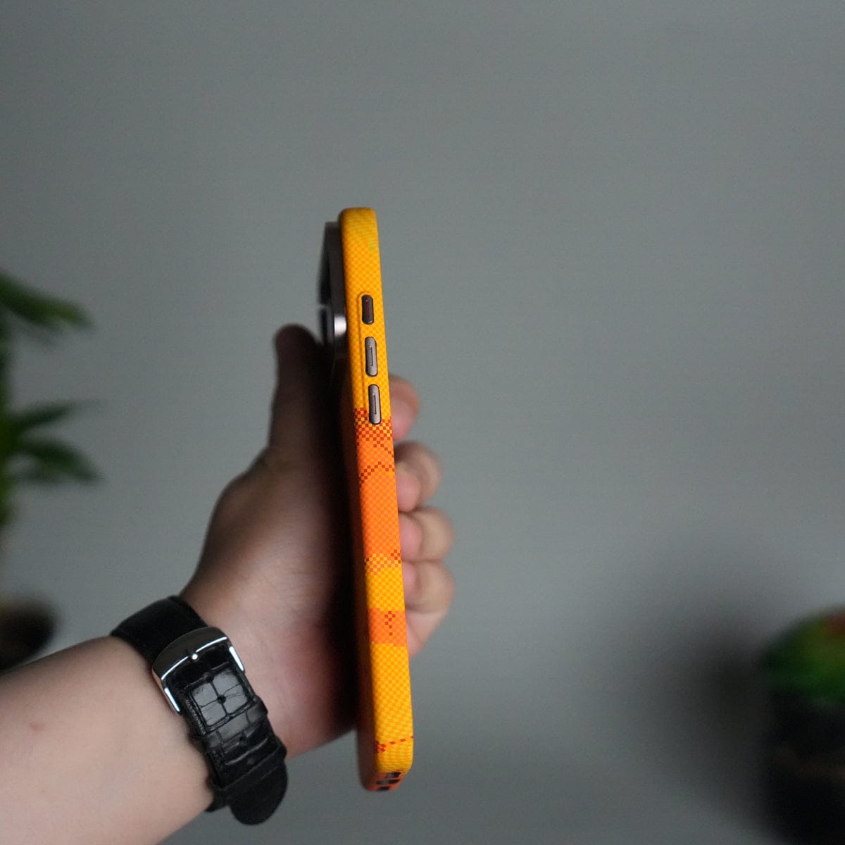 iPhone 17 Pro Carbon Fiber Texture Design Hard Pc MagSafe Case Cover YellowHill