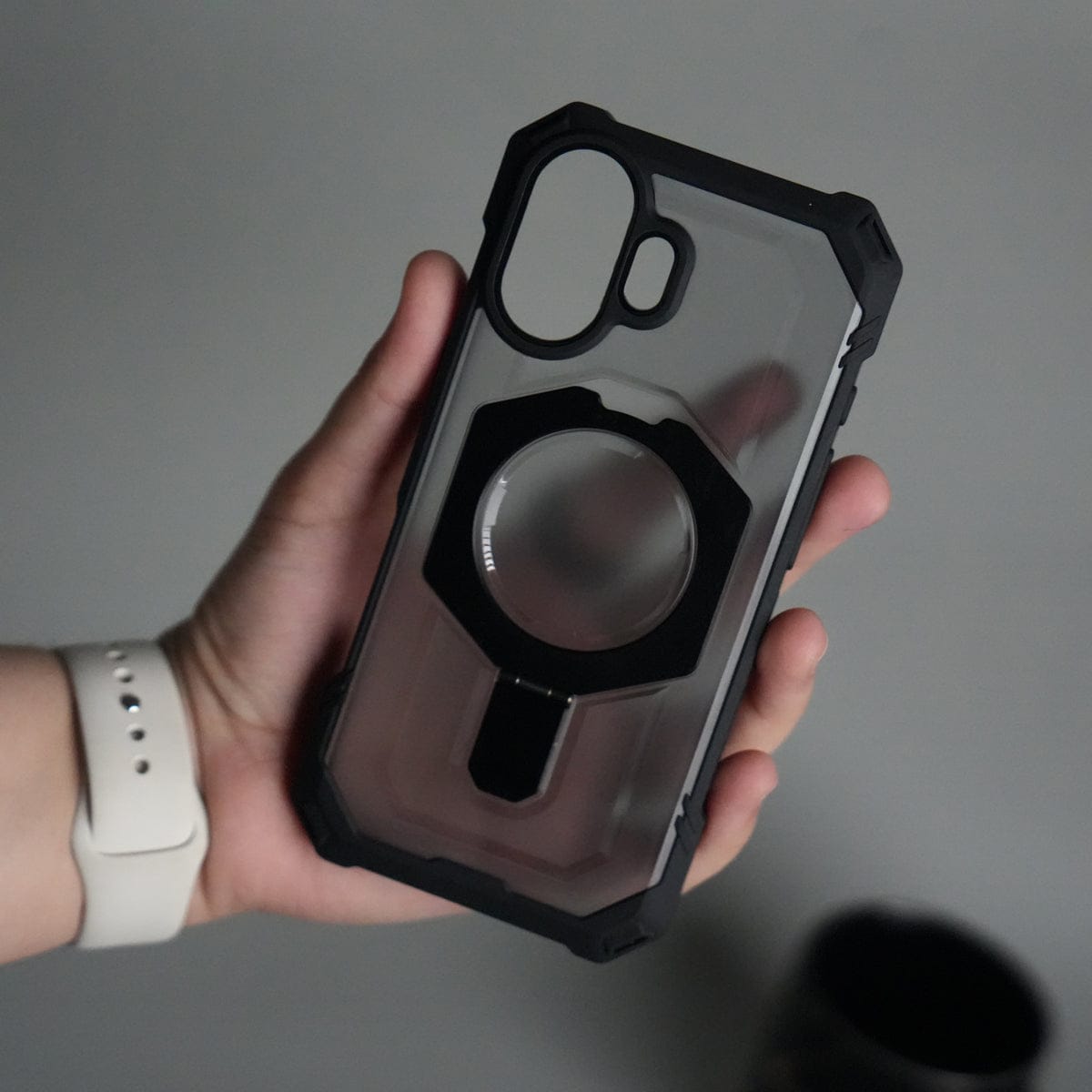 iPhone 17 – Rugged Armor MagSafe Case with Metal Kickstand
