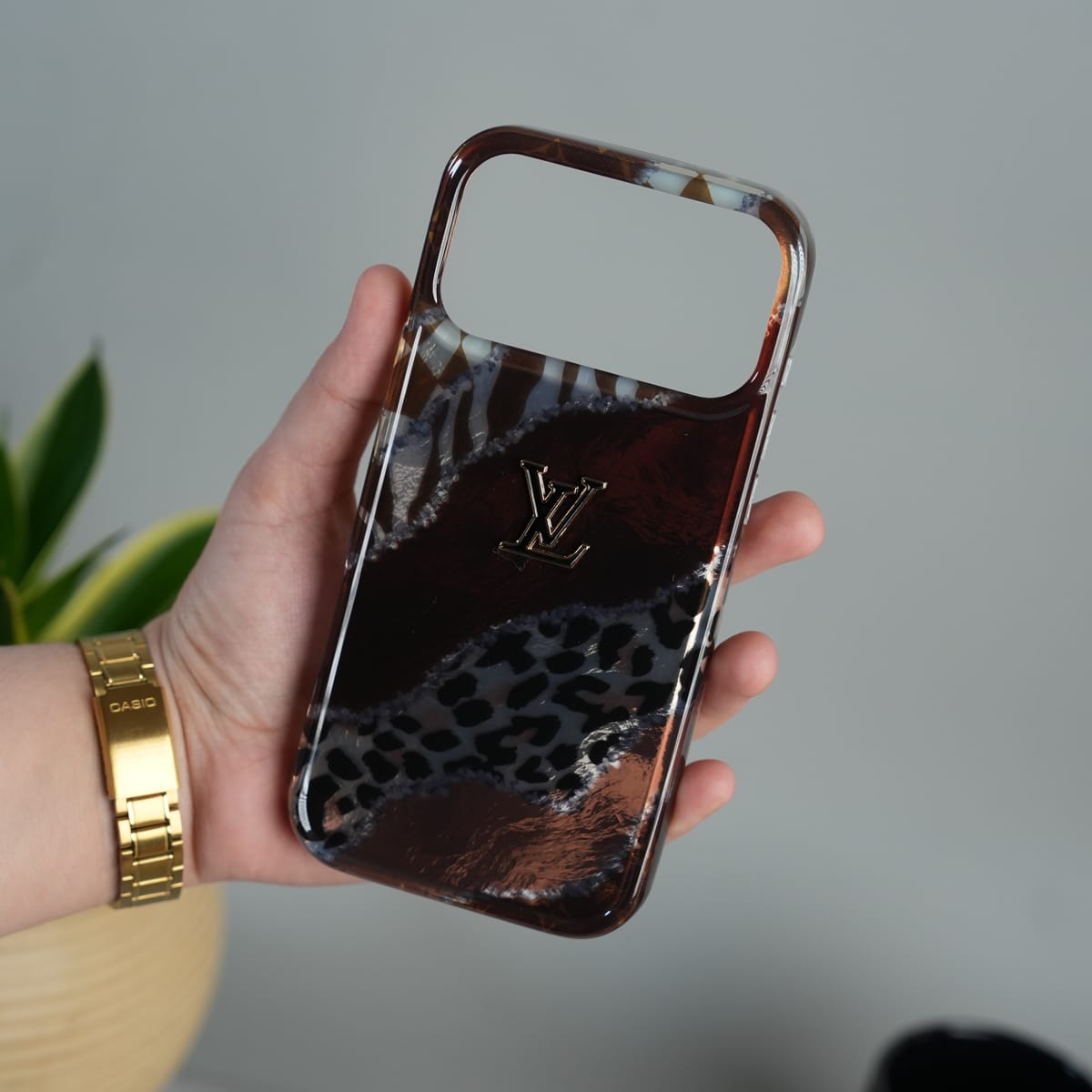 iPhone 17 Series Leopared Print Designer Fashion Case