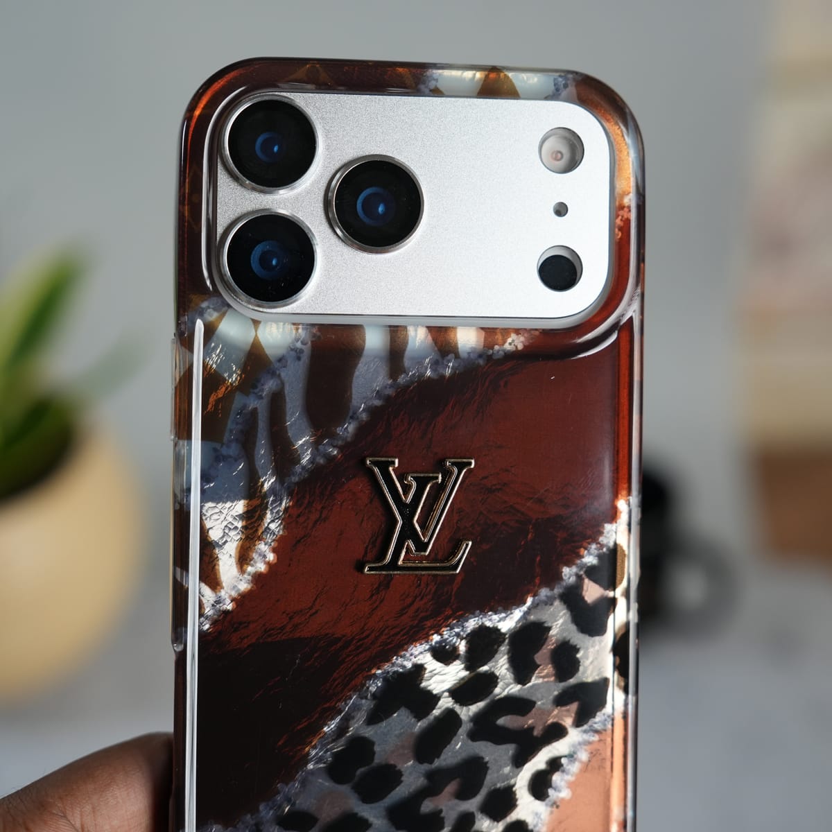 iPhone 17 Series Leopared Print Designer Fashion Case