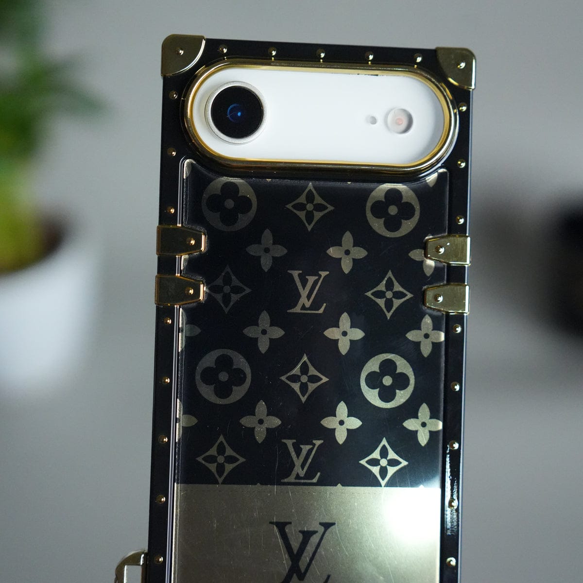 iPhone 17 Series Luxury Branded Trunk Case Cover With Chain