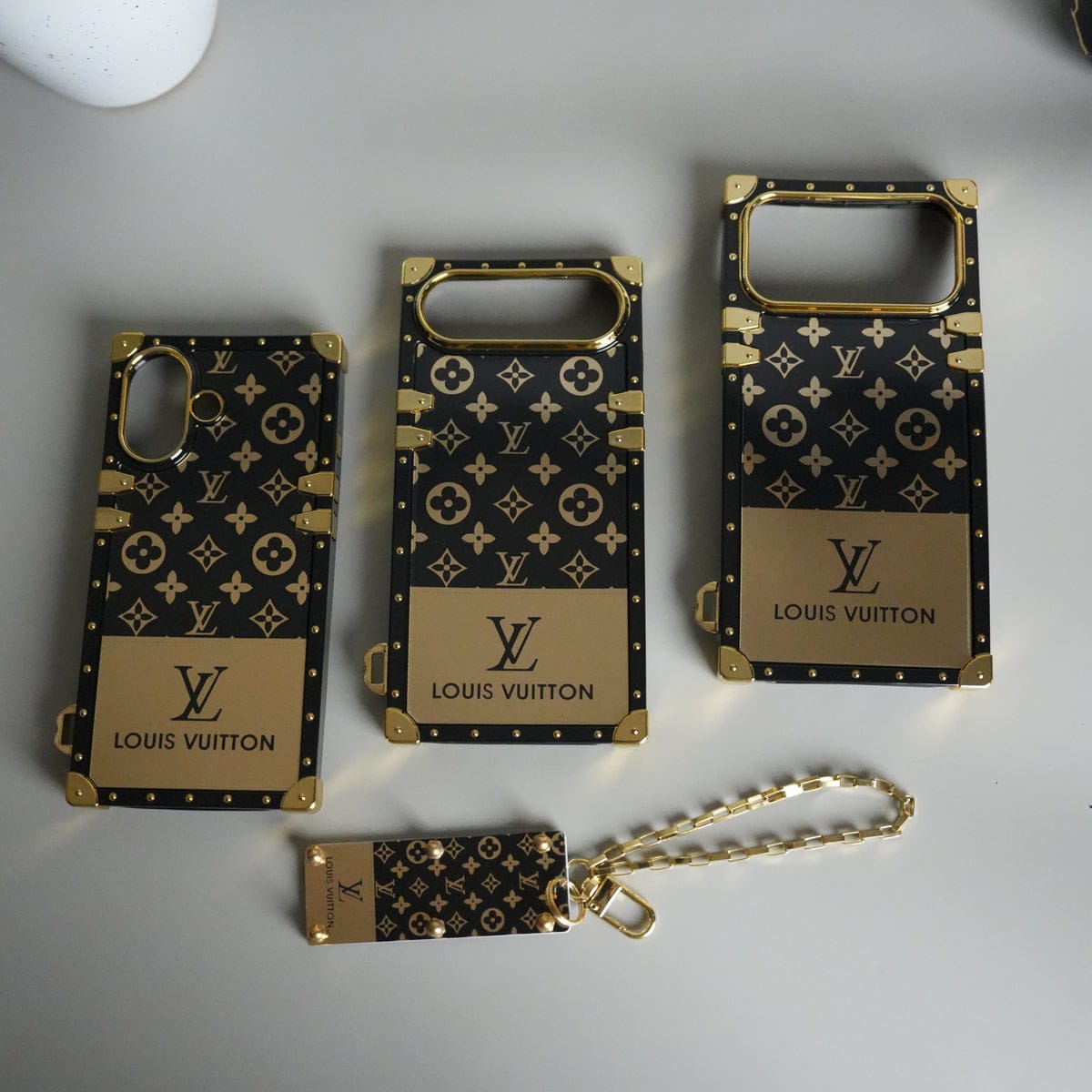 iPhone 17 Series Luxury Branded Trunk Case Cover With Chain