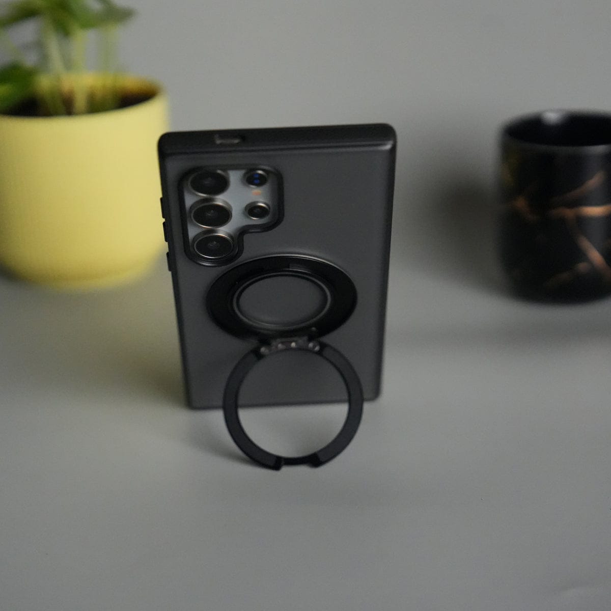Galaxy S25 Ultra Smoke Frosted Case With Metal Kick Stand