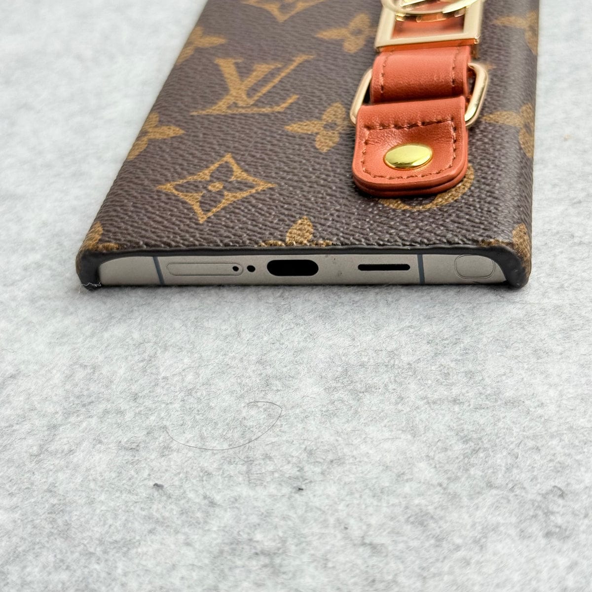 Samsung Galaxy S24 Ultra Luxury Brand Strap Holder Cover
