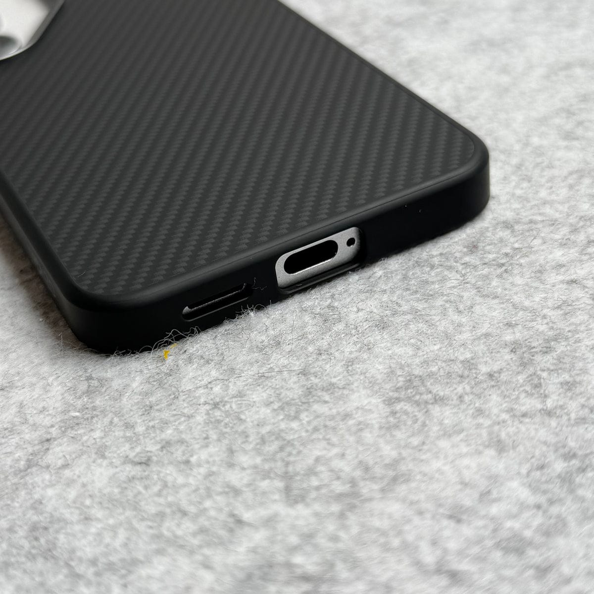 Samsung Galaxy S25 Carbon Fiber Design Case