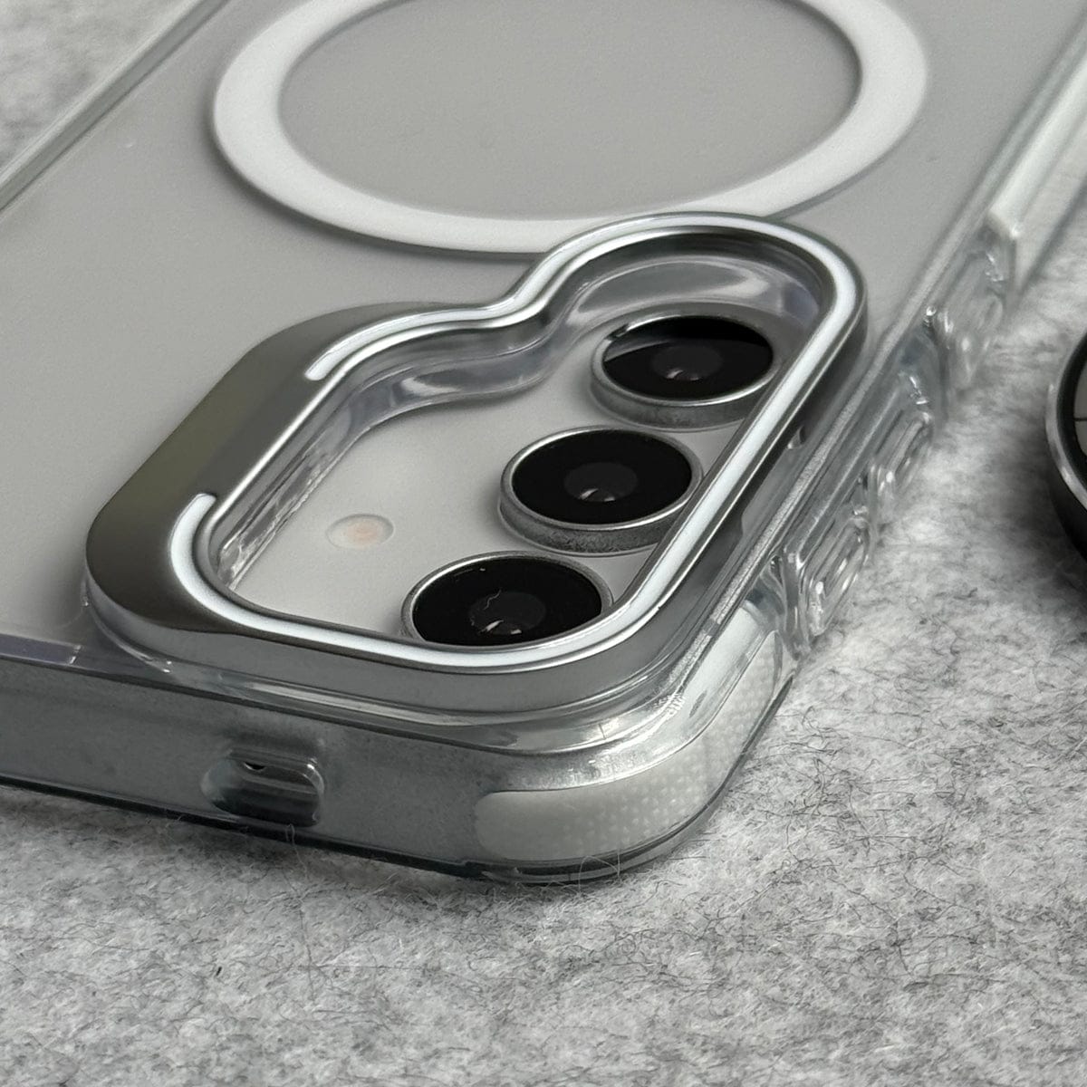 Samsung Galaxy S24 Transparent MagSafe Cover Metal Camera Bump Kick Stand