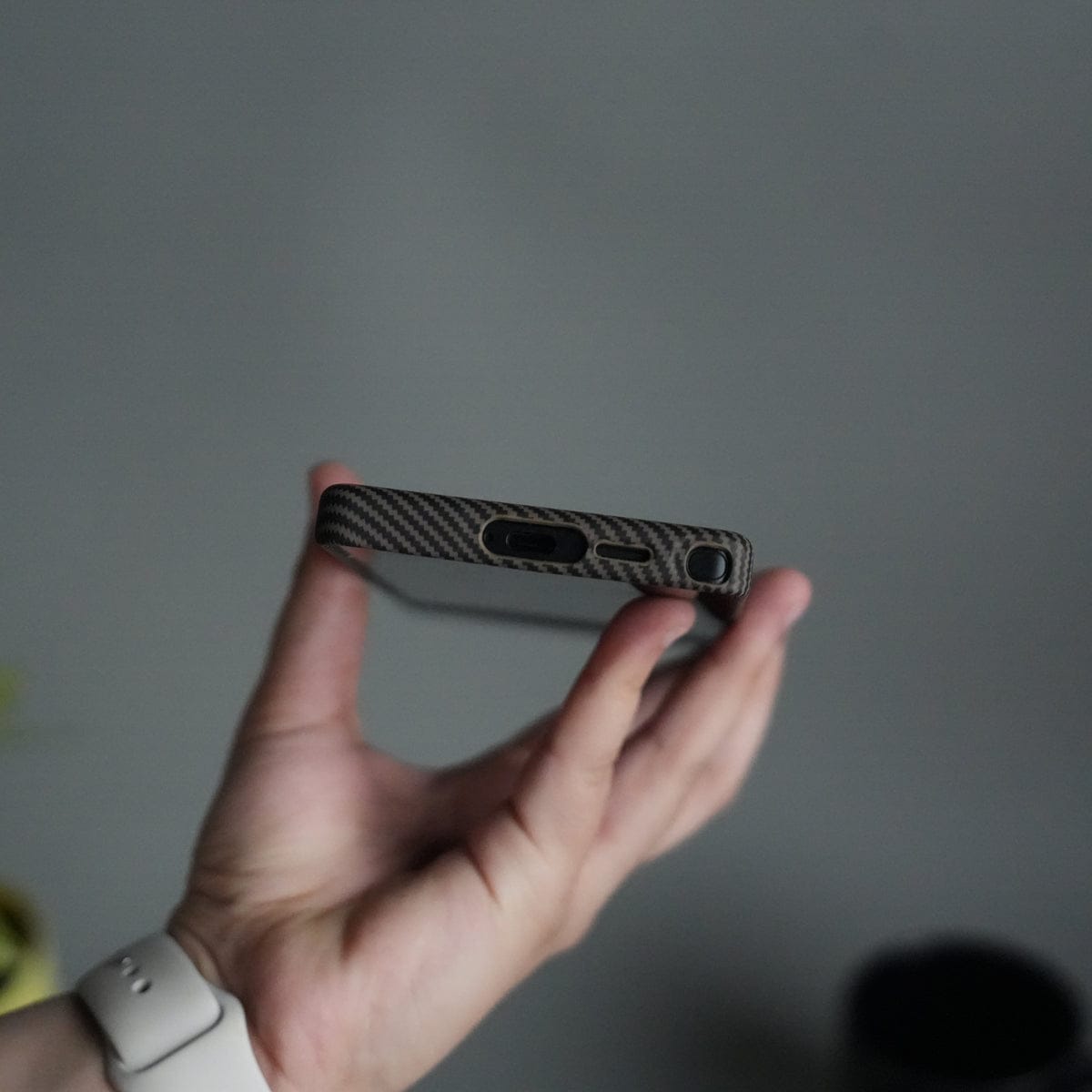 Galaxy S25 Ultra Carbon Fiber Texture Case with Metal Camera Frame & Rotating Ring Stand