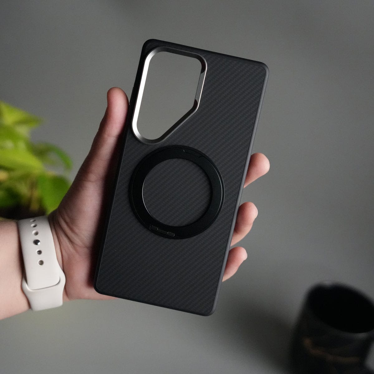 Galaxy S25 Ultra CarbonShield Metal Camera Ring and Rotating Stand Case