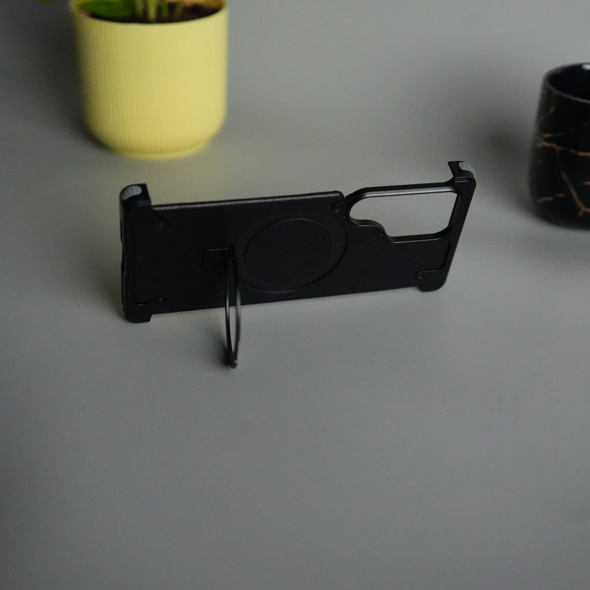 Galaxy S26 Ultra Leather Frameless Metal Kickstand Case