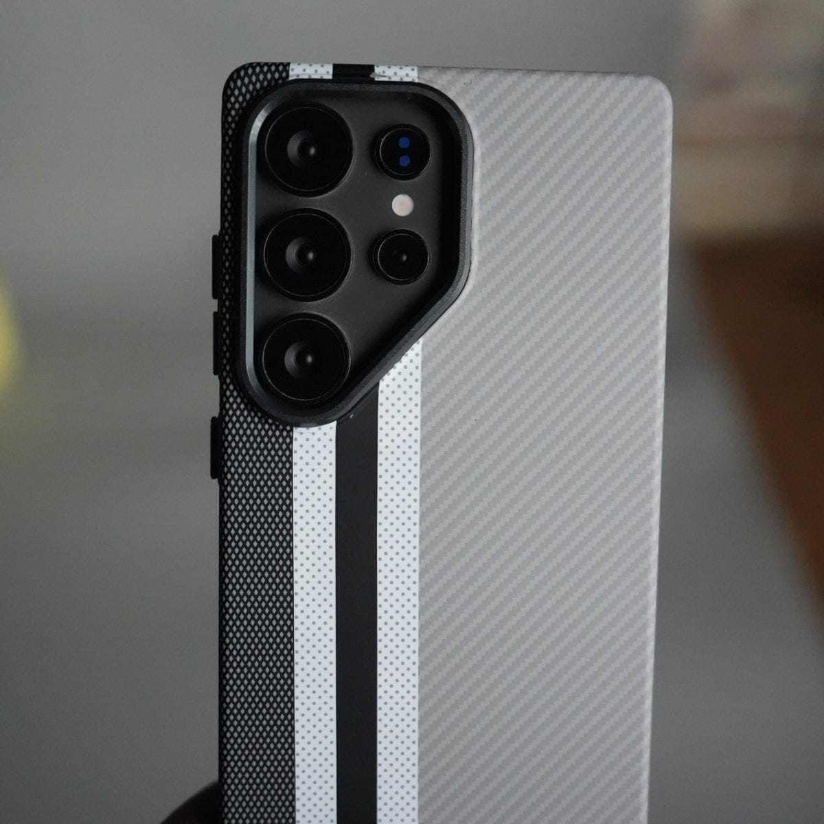 Galaxy S24 Ultra Series Carbon Fiber Texture Aramid Design Hard Pc MagSafe Cover | Stripe Design