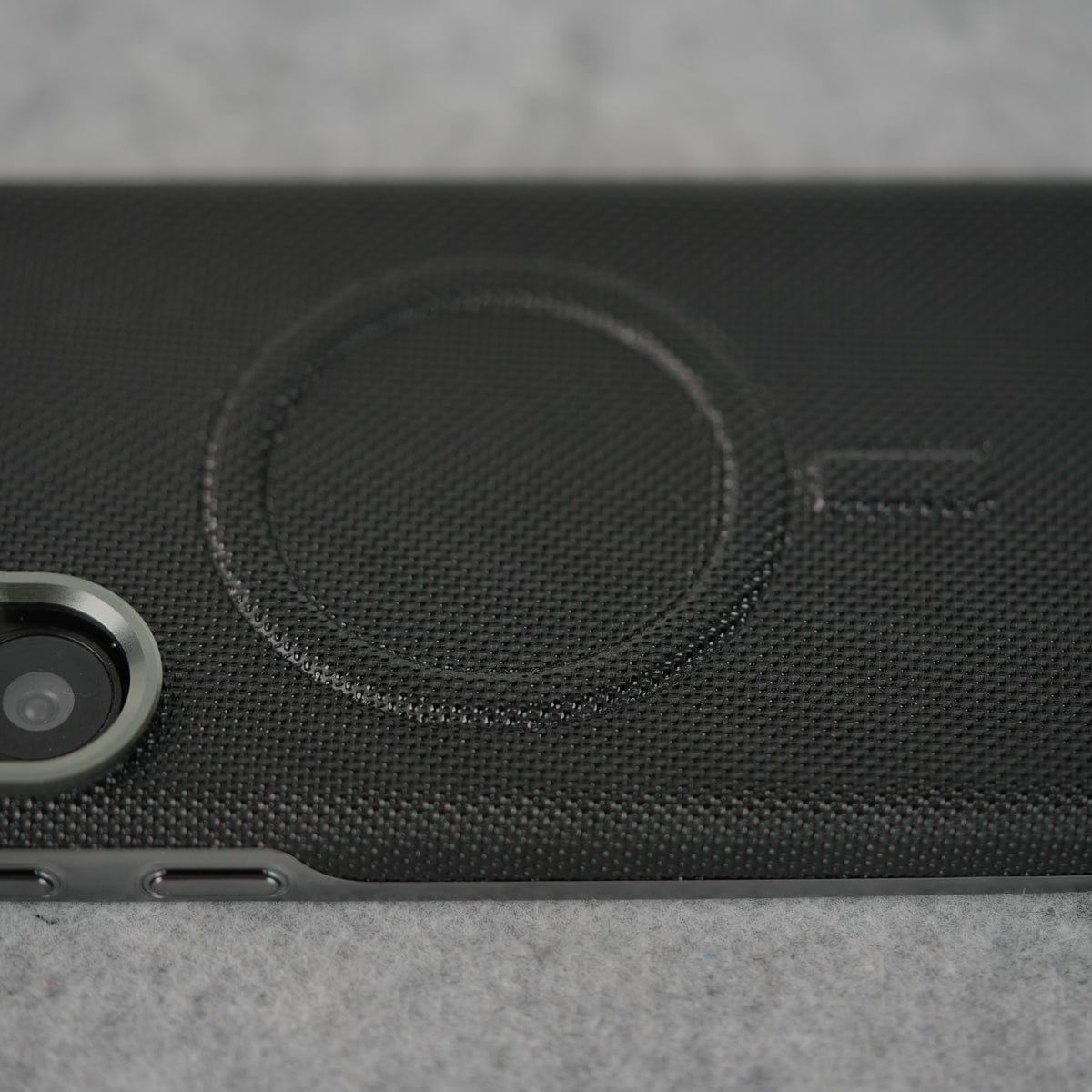 Samsung Galaxy Ultra Series Shiny Dotted MagSafe Cover With Metal Camera Bump