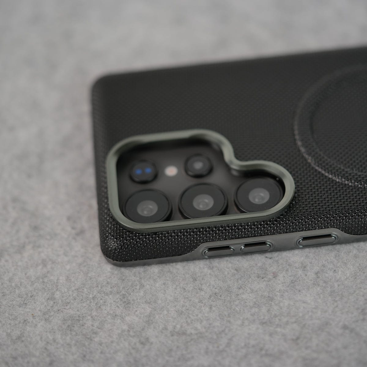 Samsung Galaxy Ultra Series Shiny Dotted MagSafe Cover With Metal Camera Bump