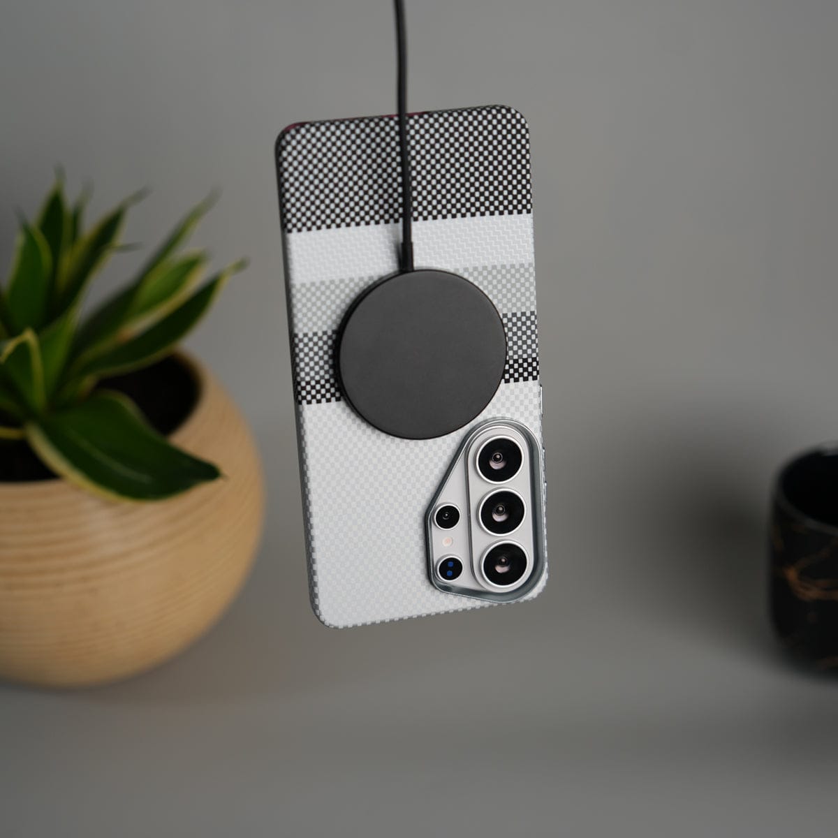 Galaxy S25 Ultra Carbon Fiber Texture Design Hard Pc MagSafe Case Cover GrayBlackLine Design