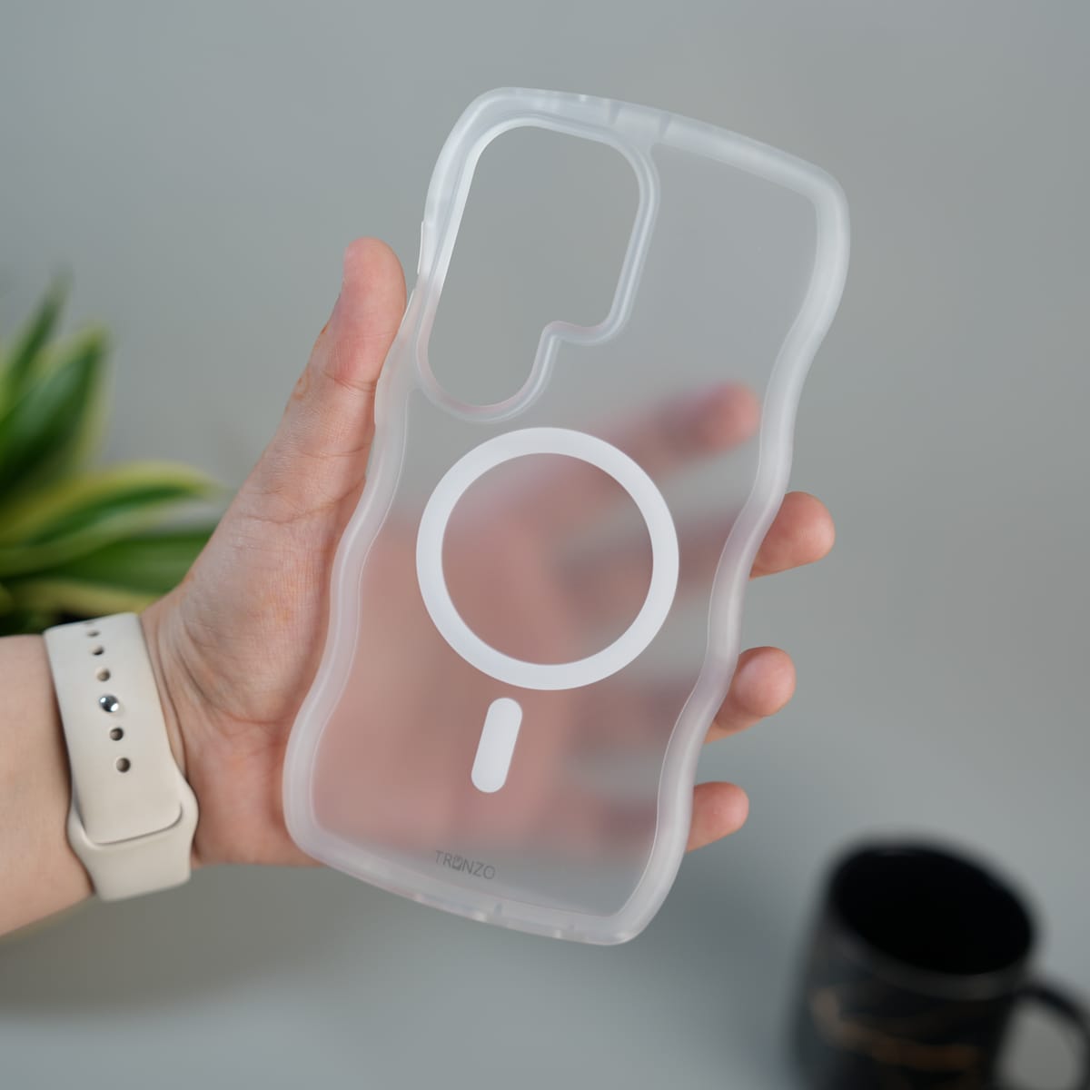 Galaxy S25 Ultra Frosted Clear Wavy Edge Shockproof Cover
