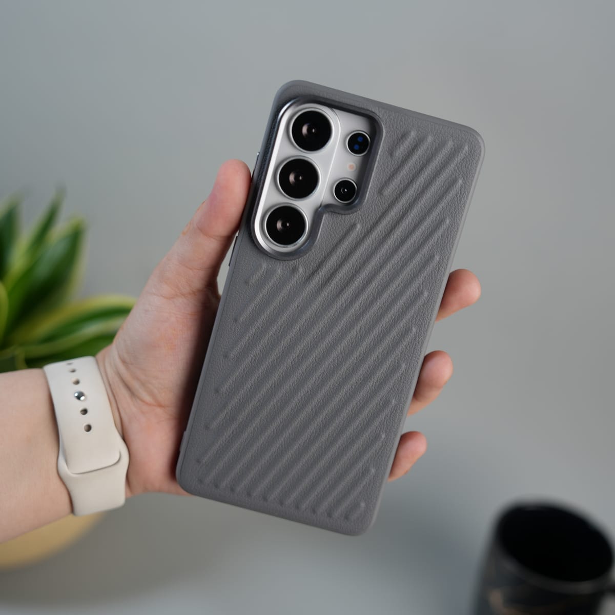 Galaxy S25 Ultra Textured Line Grip Case | Anti-Slip Matte Back Shockproof Slim Cover